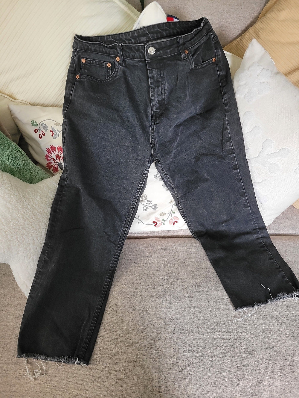 Topshop Waist 36 Black Raw Hem Straight Leg Jeans